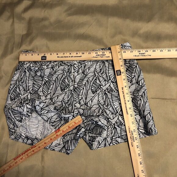 Loft Ann Taylor 4" Short Women's 100% Linen Floral Chino Shorts Size 6 - Picture 5 of 6